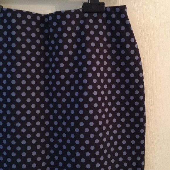Polka dot fitted midi pencil skirt - Picture 3 of 8